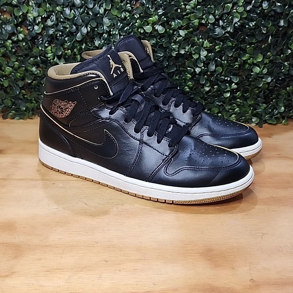 Jordan Men's Black and Gold Air High-Top Sneakers